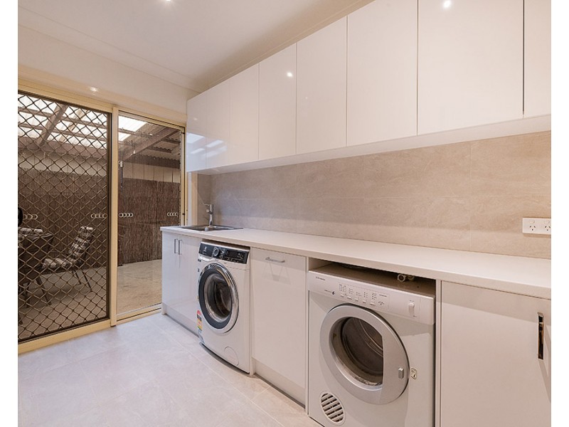 25 Stonehaven Avenue, Cranbourne VIC 3977