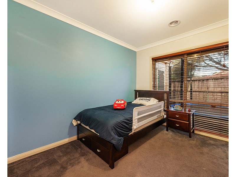25 Stonehaven Avenue, Cranbourne VIC 3977