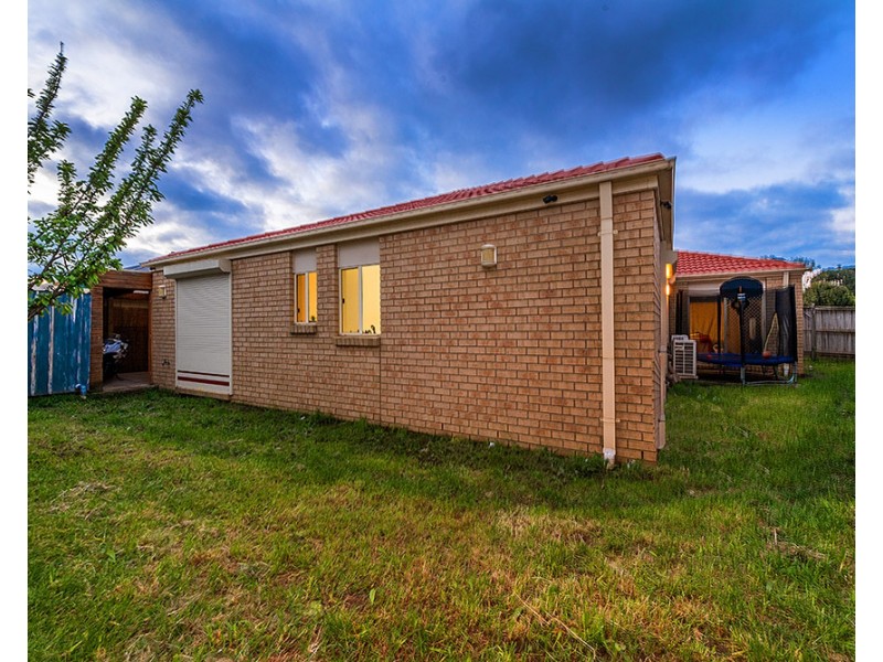 25 Stonehaven Avenue, Cranbourne VIC 3977