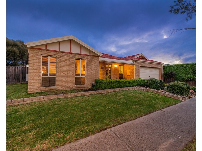 25 Stonehaven Avenue, Cranbourne VIC 3977