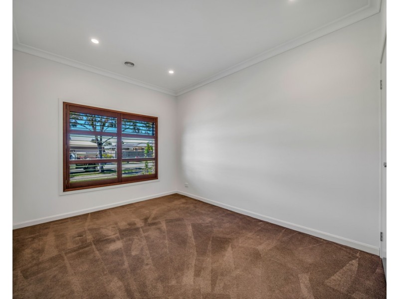 25 Duce Street, Cranbourne East VIC 3977