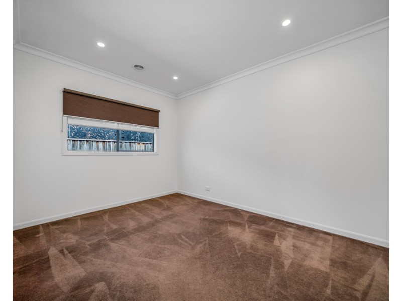 25 Duce Street, Cranbourne East VIC 3977