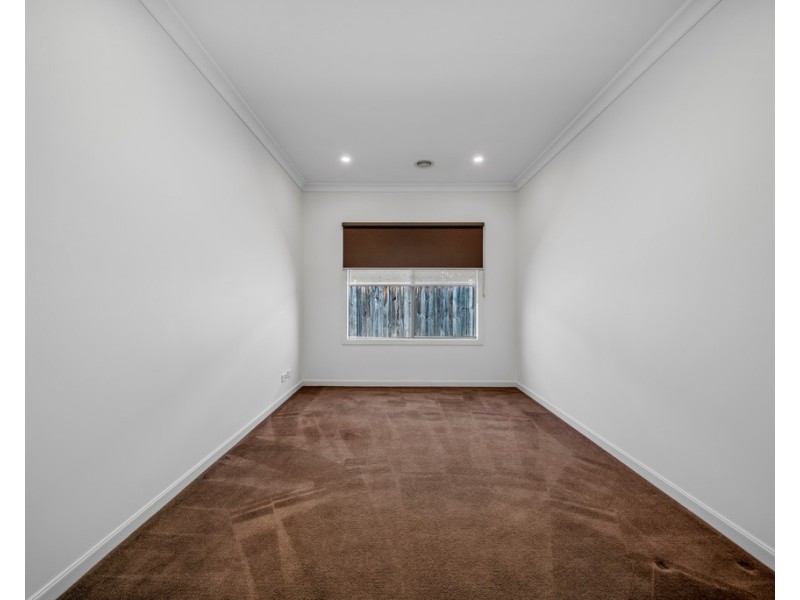 25 Duce Street, Cranbourne East VIC 3977