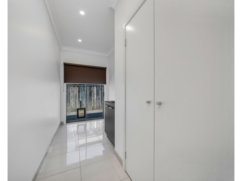 25 Duce Street, Cranbourne East VIC 3977