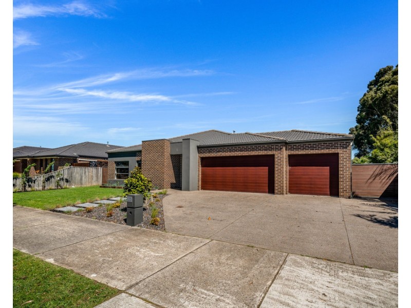 25 Duce Street, Cranbourne East VIC 3977