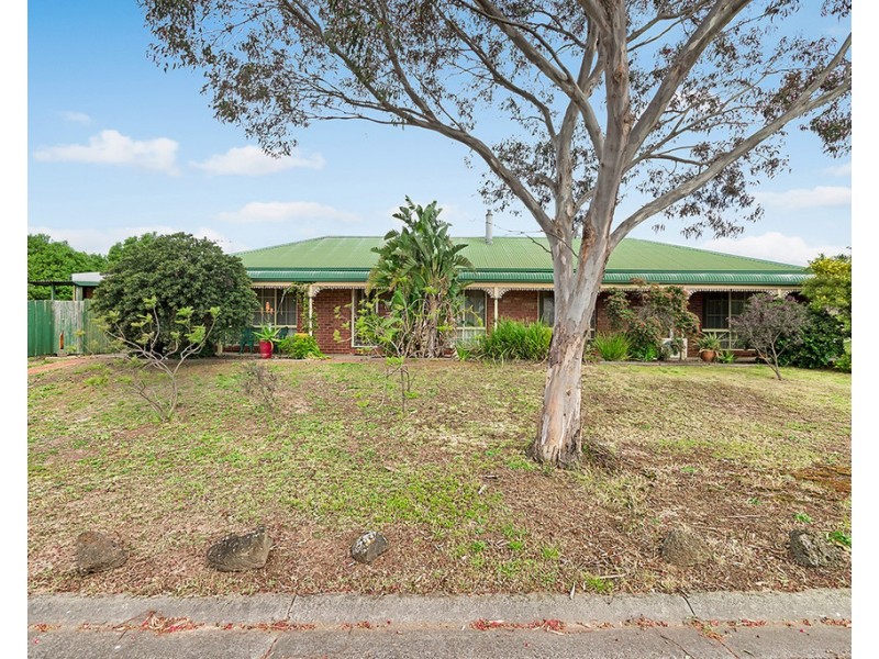 8 Tamworth Court, Cranbourne VIC 3977