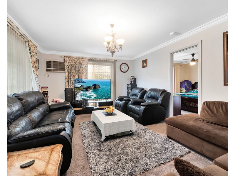 8 Tamworth Court, Cranbourne VIC 3977