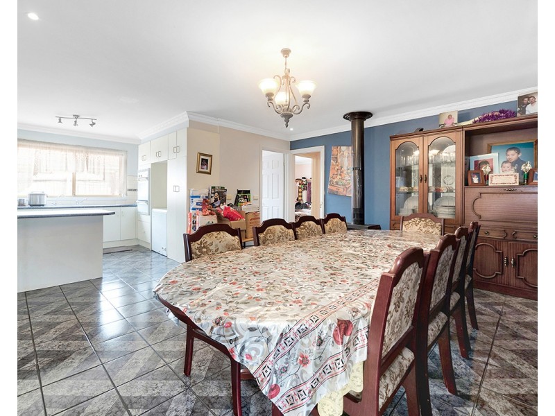 8 Tamworth Court, Cranbourne VIC 3977