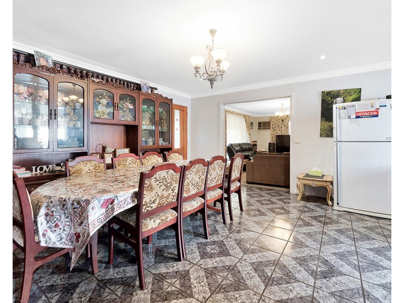 8 Tamworth Court, Cranbourne VIC 3977