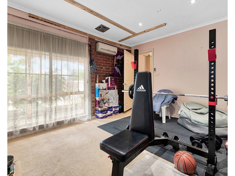 8 Tamworth Court, Cranbourne VIC 3977