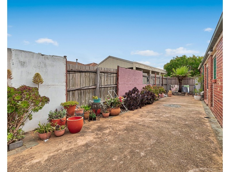 8 Tamworth Court, Cranbourne VIC 3977