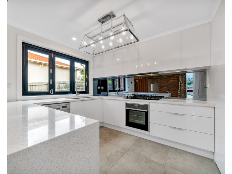 6 Amberwood Ct, Templestowe VIC 3106