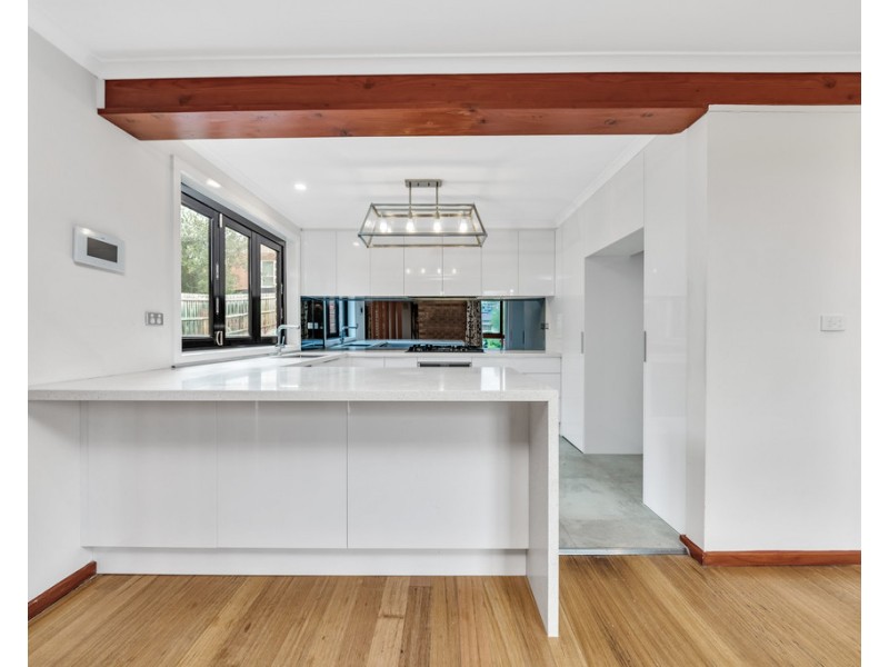 6 Amberwood Ct, Templestowe VIC 3106