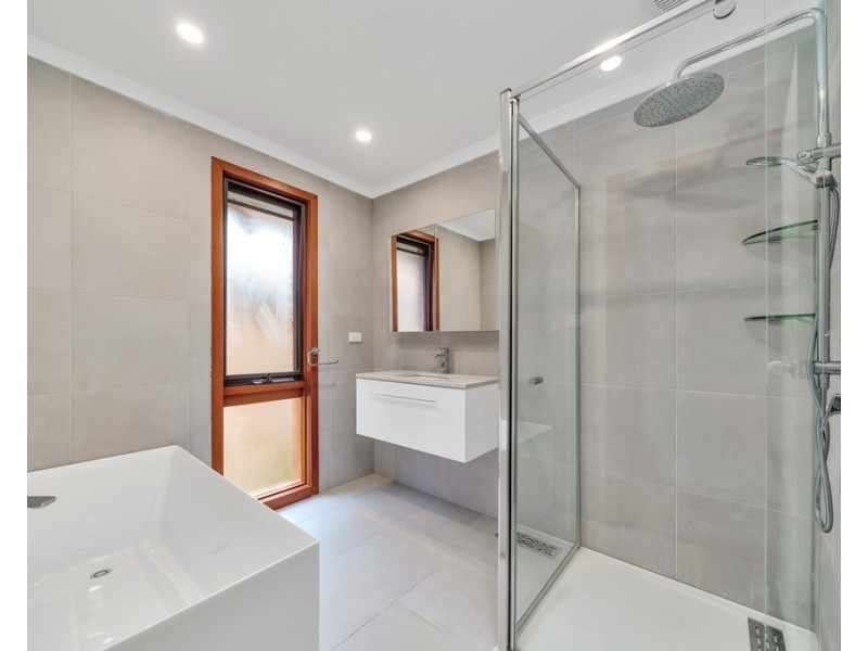 6 Amberwood Ct, Templestowe VIC 3106