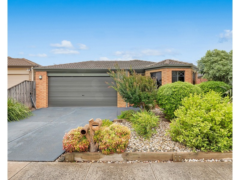 5 Ebony Street, Cranbourne VIC 3977