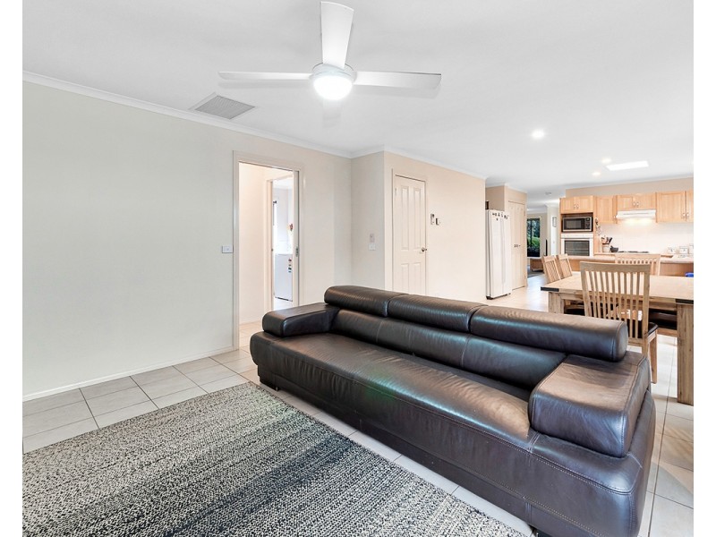 5 Ebony Street, Cranbourne VIC 3977