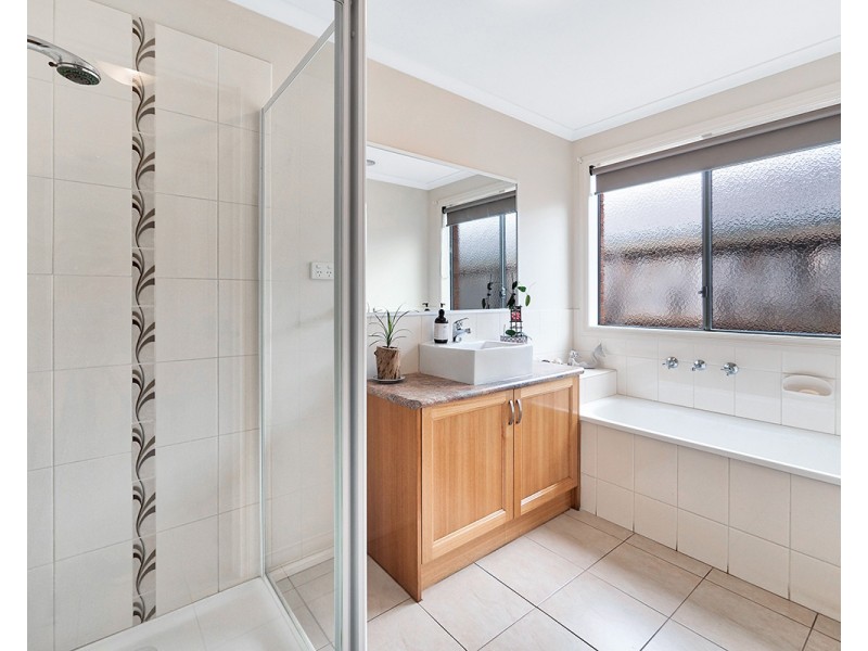 5 Ebony Street, Cranbourne VIC 3977