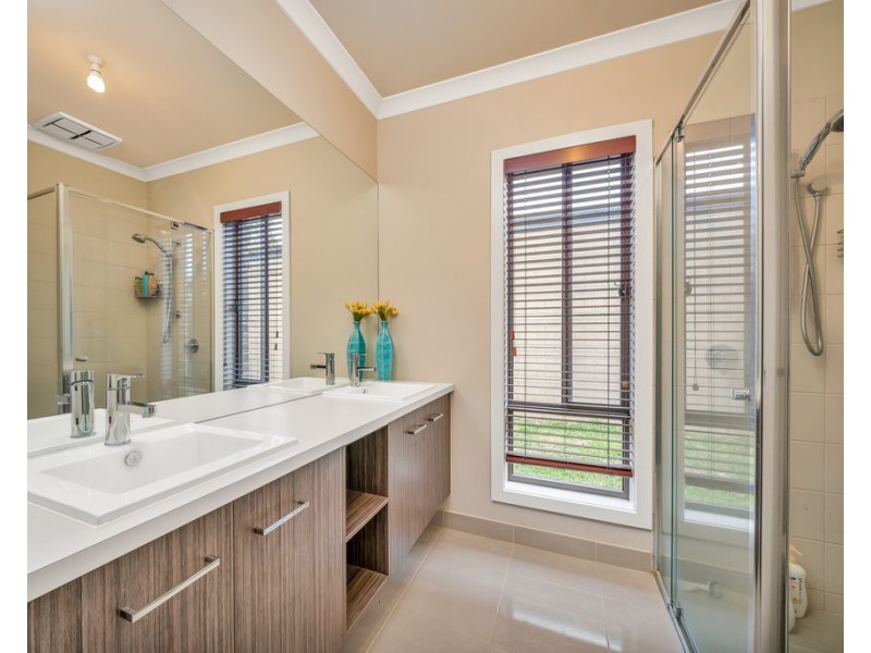 56 Goulburn St, Cranbourne East VIC 3977