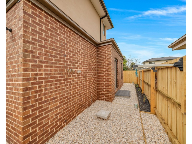 2/4 Caroline Street, Dandenong VIC 3175