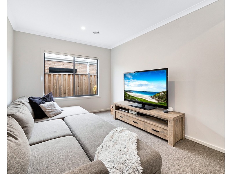 56 Hartleigh Street, Clyde VIC 3978