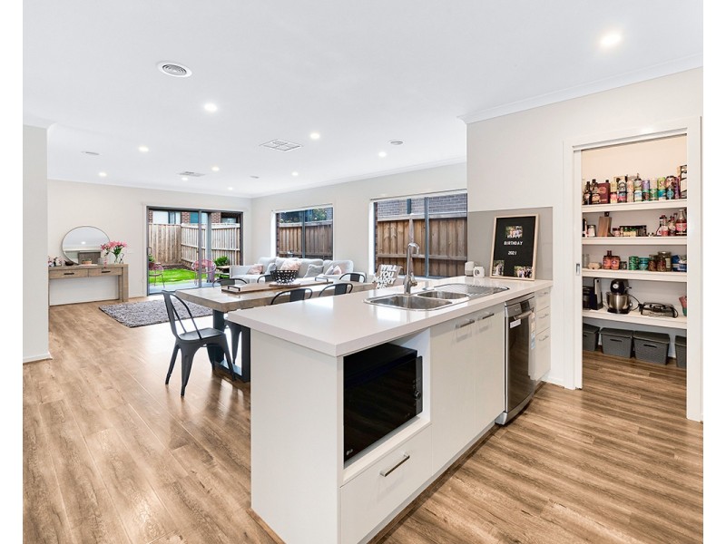 56 Hartleigh Street, Clyde VIC 3978