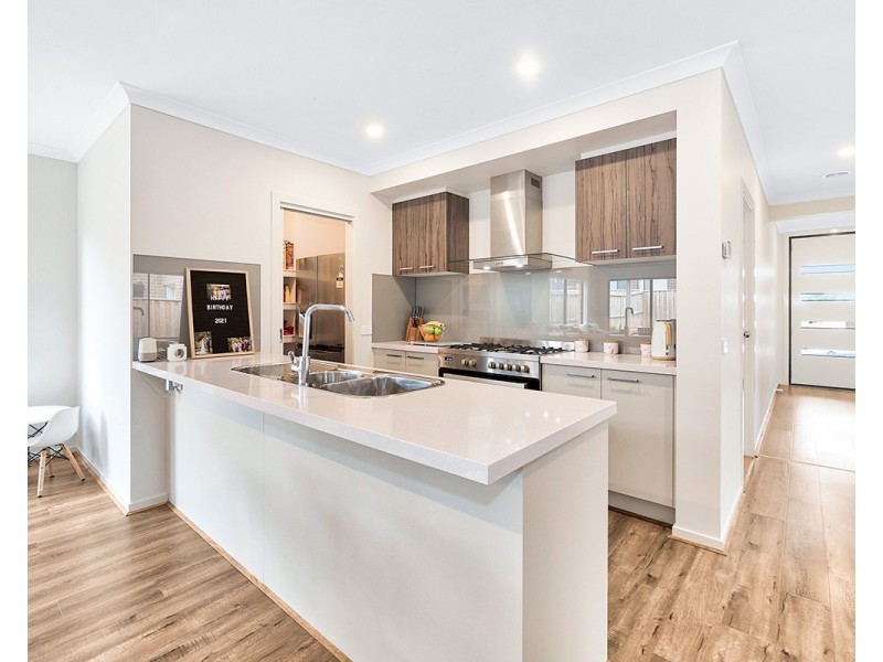 56 Hartleigh Street, Clyde VIC 3978