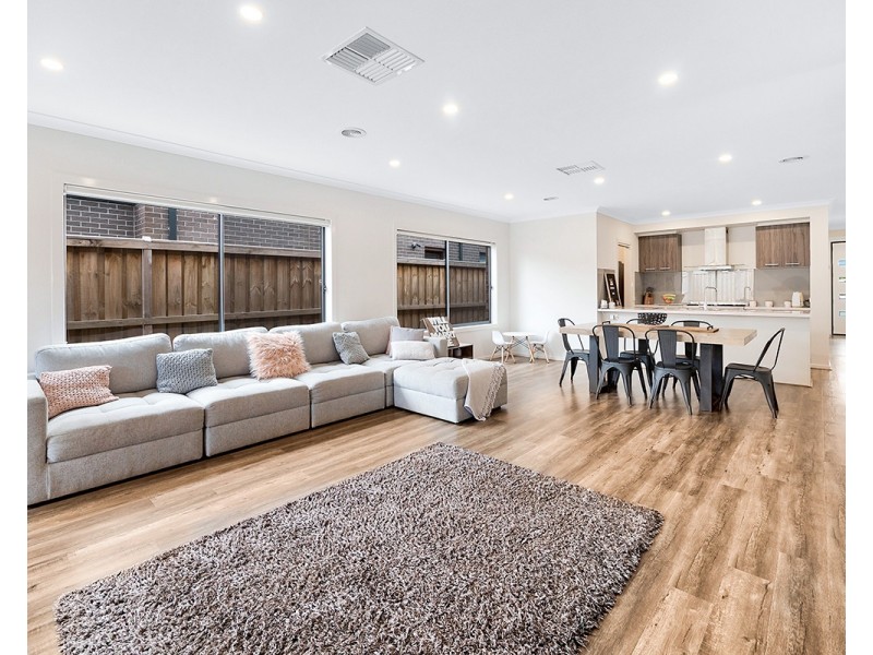 56 Hartleigh Street, Clyde VIC 3978