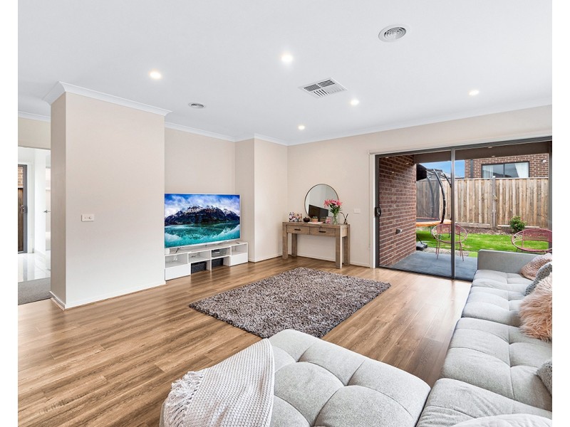 56 Hartleigh Street, Clyde VIC 3978