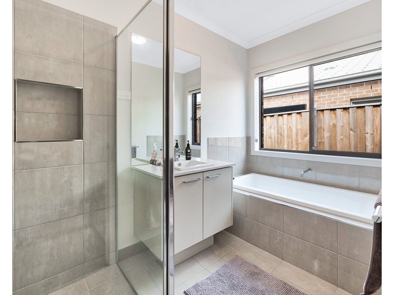 56 Hartleigh Street, Clyde VIC 3978