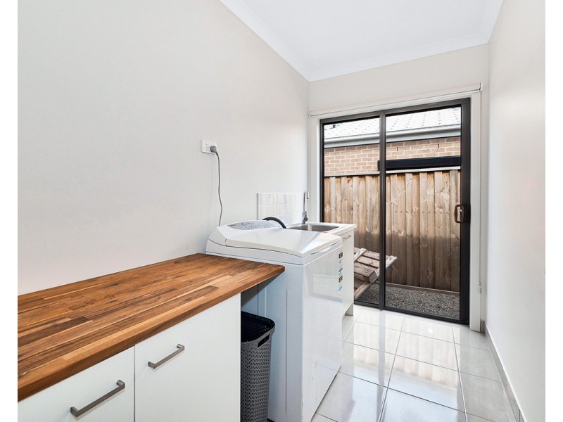 56 Hartleigh Street, Clyde VIC 3978