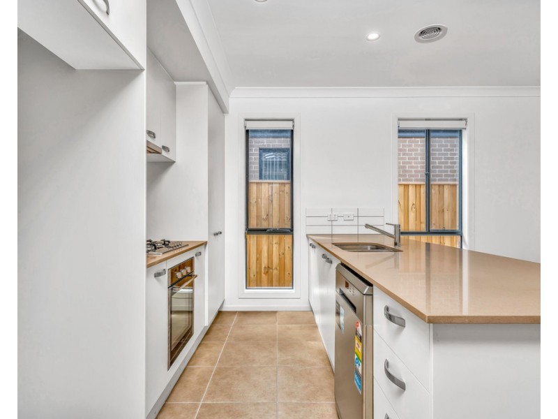 15 Mercury Road, Cranbourne East VIC 3977