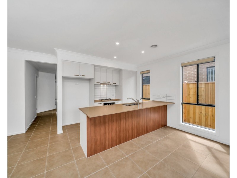 15 Mercury Road, Cranbourne East VIC 3977