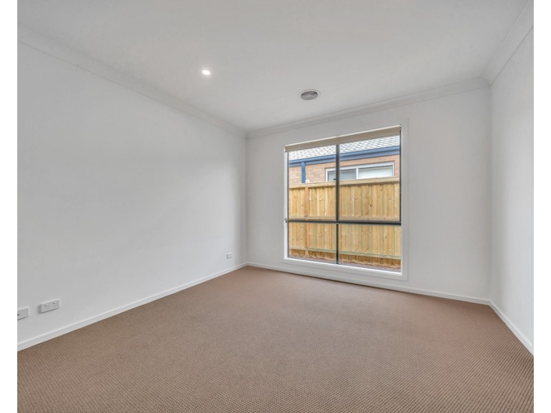 15 Mercury Road, Cranbourne East VIC 3977