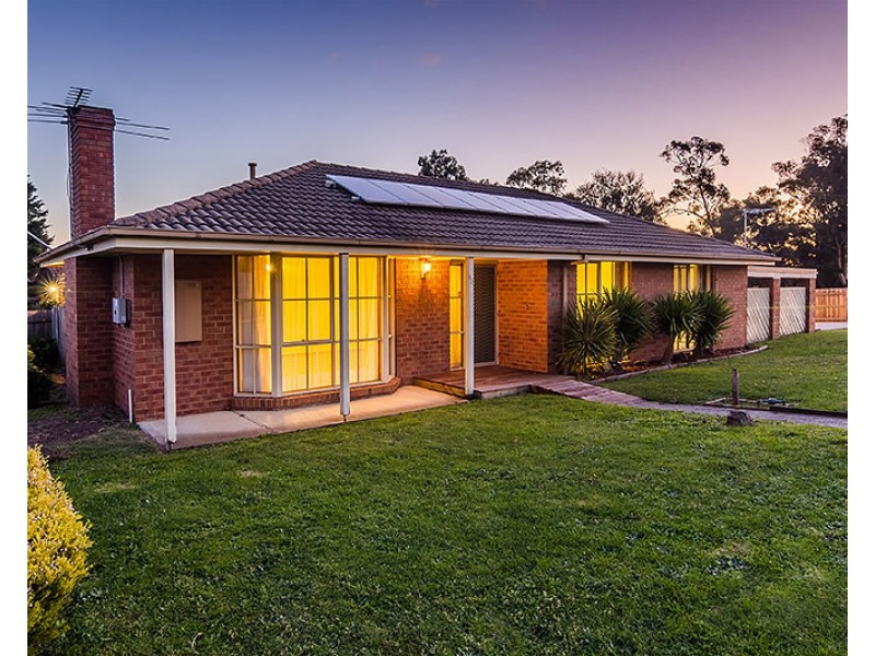 46 Courtenay Ave, Cranbourne North VIC 3977
