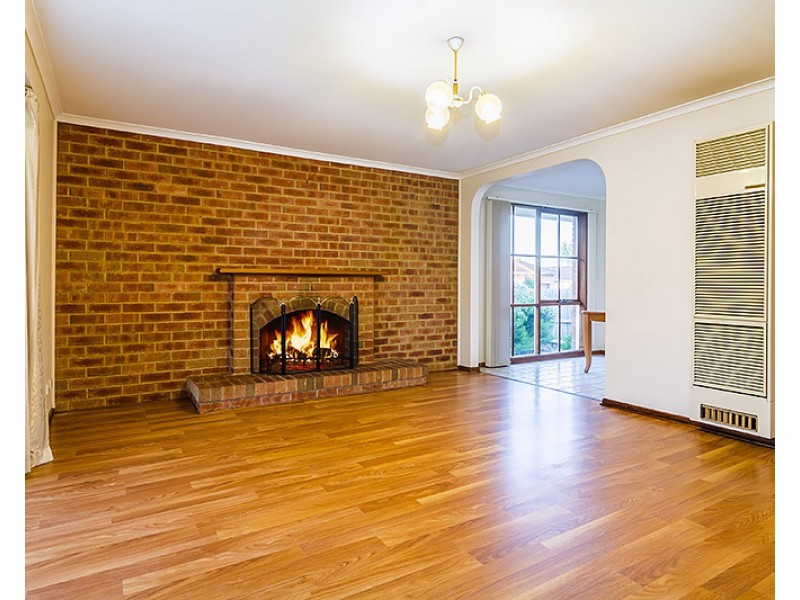 46 Courtenay Ave, Cranbourne North VIC 3977