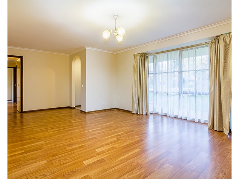 46 Courtenay Ave, Cranbourne North VIC 3977