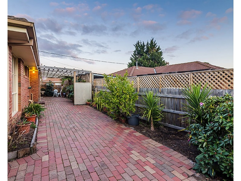 46 Courtenay Ave, Cranbourne North VIC 3977