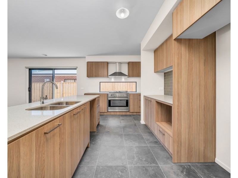 91 Encore Boulevard, Cranbourne South VIC 3977