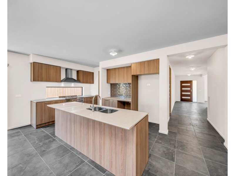 91 Encore Boulevard, Cranbourne South VIC 3977