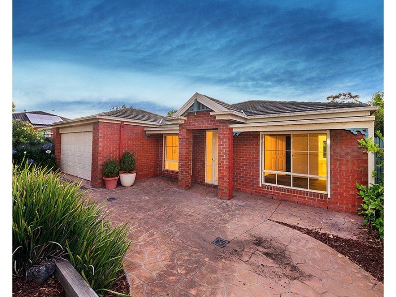 203 Monahans Road, Cranbourne West VIC 3977