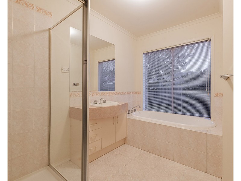 203 Monahans Road, Cranbourne West VIC 3977