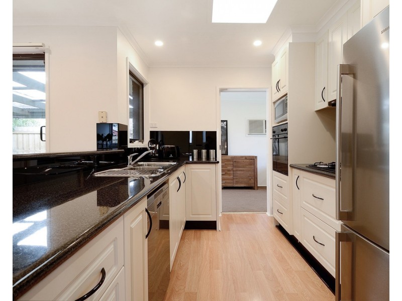 19 Guildford Crescent, Narre Warren VIC 3805