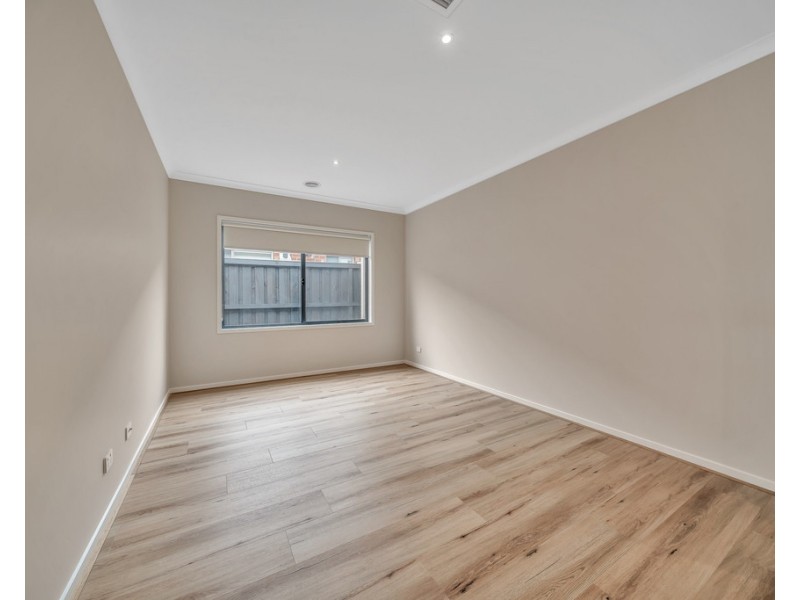 11 Sustain Cct, Lyndhurst VIC 3975