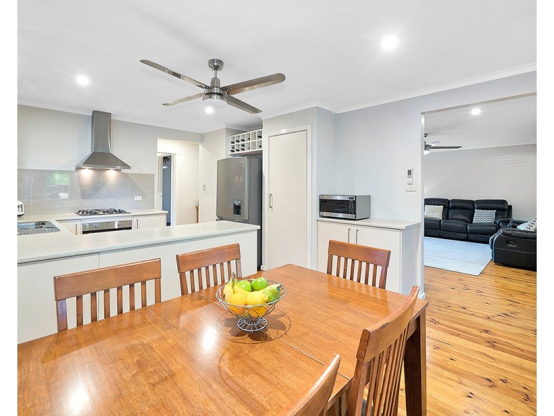 23 Ravensthorpe Crescent, Narre Warren VIC 3805