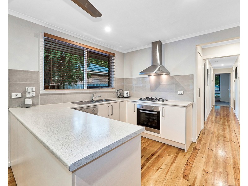 23 Ravensthorpe Crescent, Narre Warren VIC 3805