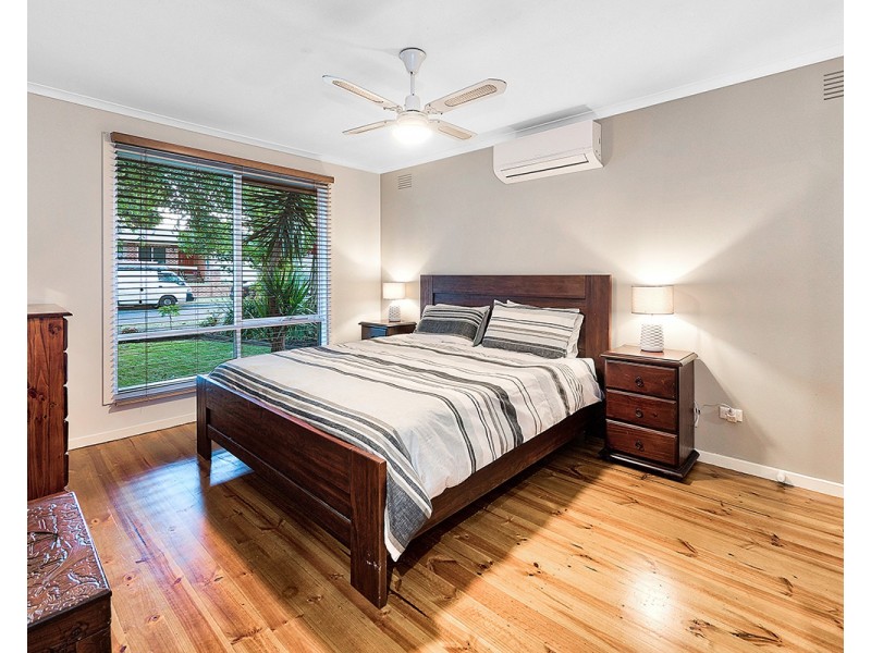 23 Ravensthorpe Crescent, Narre Warren VIC 3805