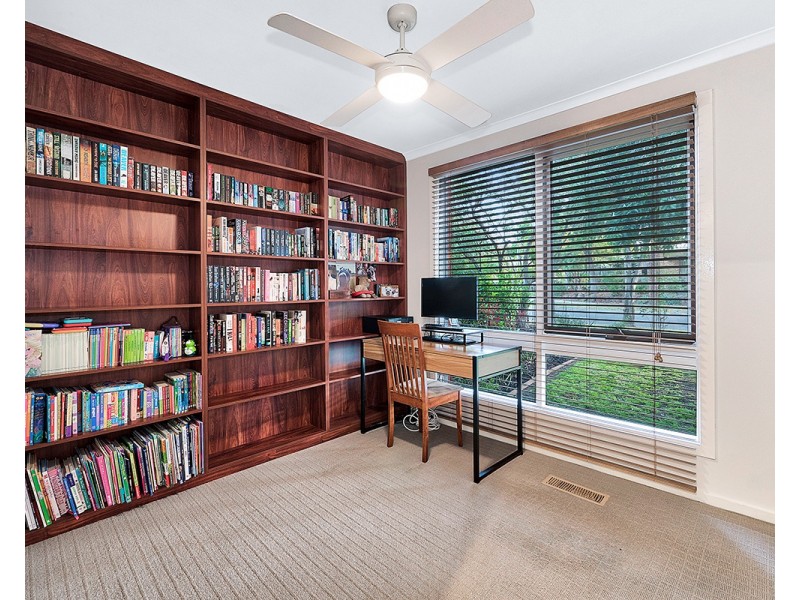 23 Ravensthorpe Crescent, Narre Warren VIC 3805