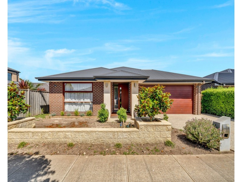 27 Hayton Park, Cranbourne West VIC 3977