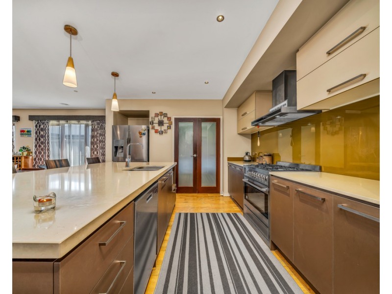 27 Hayton Park, Cranbourne West VIC 3977