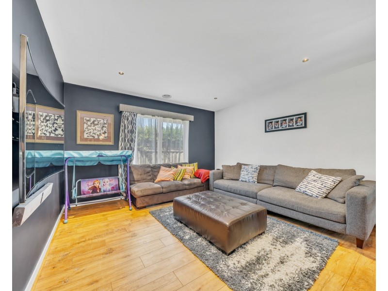 27 Hayton Park, Cranbourne West VIC 3977